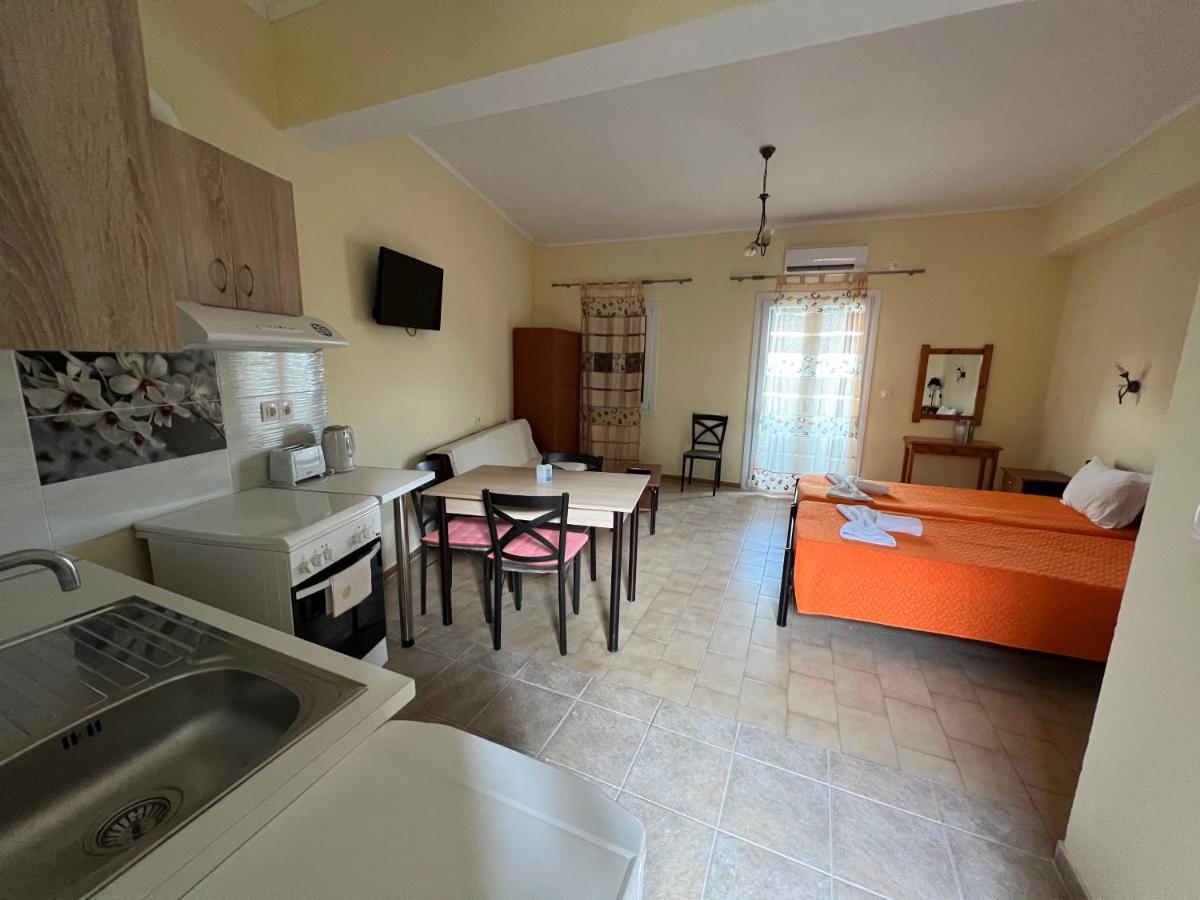 Votsalo Pool Apts *