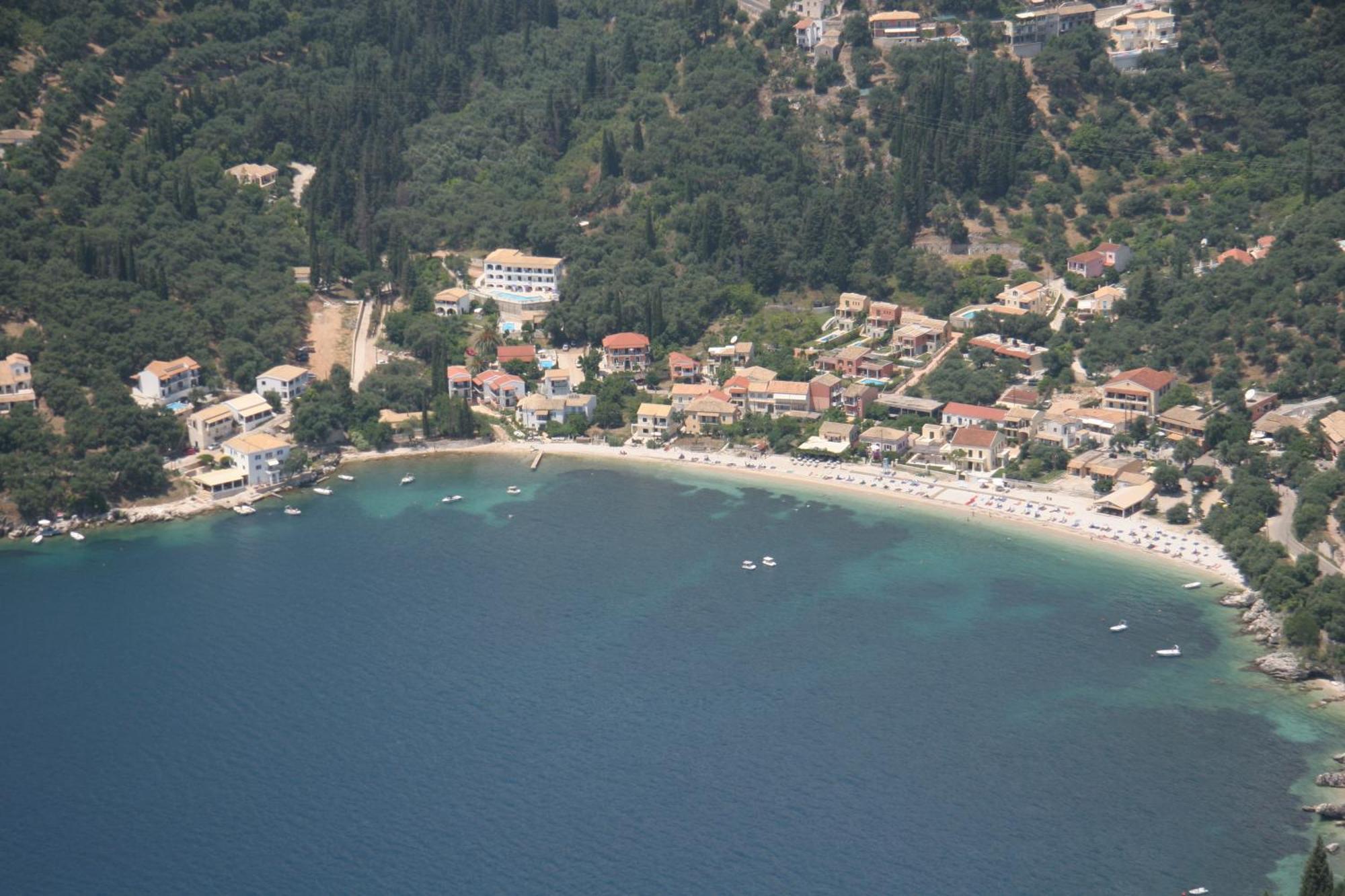 Votsalo Pool Apts *